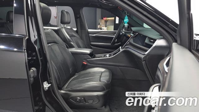 Jeep Grand Cherokee 2022 — ფოტო 11/20