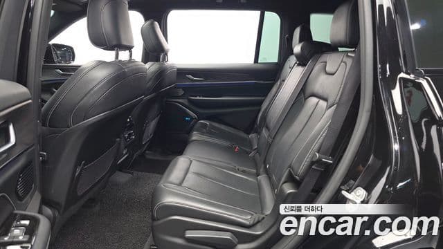 Jeep Grand Cherokee 2022 — ფოტო 12/20