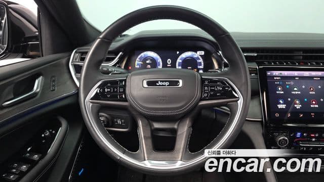 Jeep Grand Cherokee 2022 — ფოტო 13/20