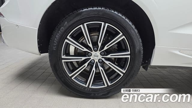 Volvo XC60 2019 — Şəkil 5/20