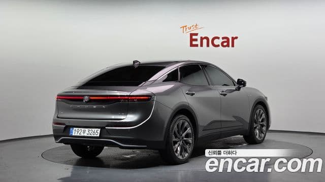Toyota Crown Crossover 2025 — Şəkil 9/33