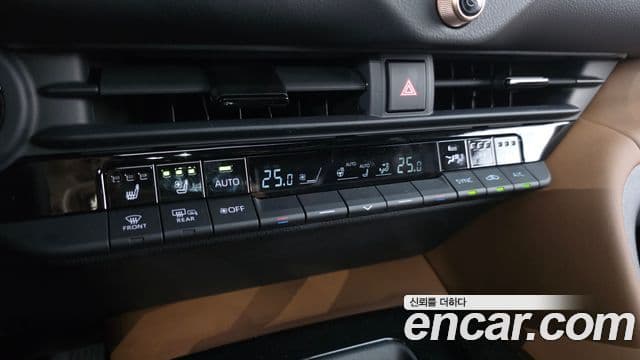 Toyota Crown Crossover 2025 — Şəkil 26/33
