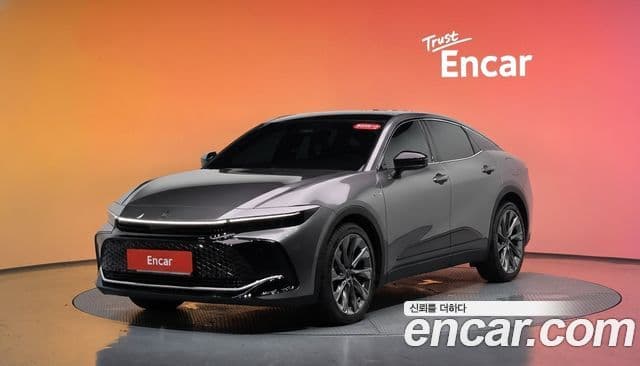 Toyota Crown Crossover 2025 — Şəkil 32/33