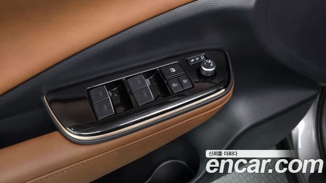 Toyota Crown Crossover 2025 — Şəkil 1/33