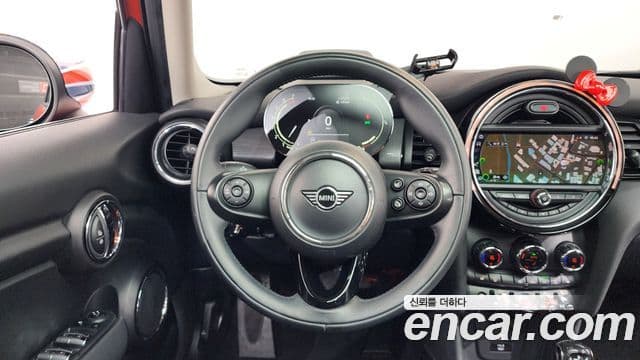 Mini Cooper 2021 — Şəkil 23/33
