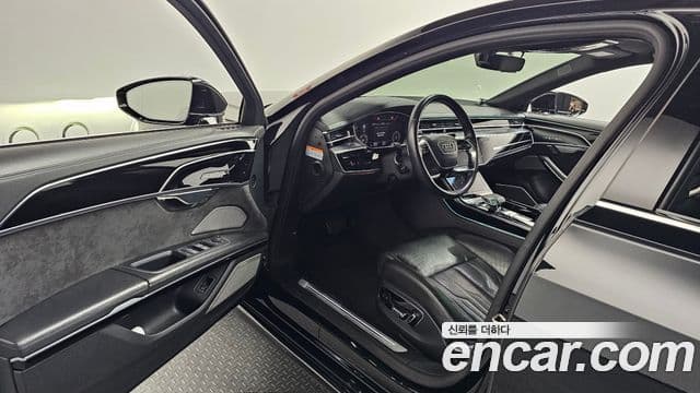 Audi A8 2020 — ფოტო 10/20