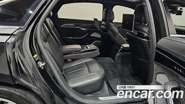 Audi A8 2020 — ფოტო 11/20
