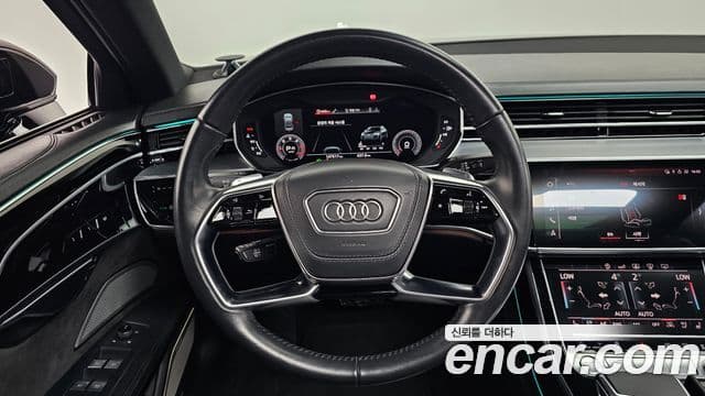 Audi A8 2020 — ფოტო 14/20