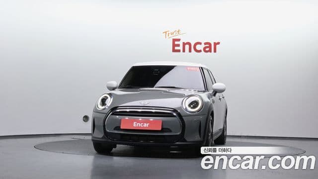 Mini Cooper 2022 — Photo 3/31