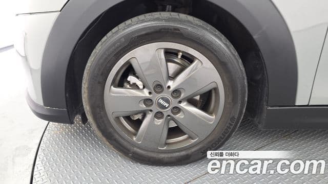 Mini Cooper 2022 — Photo 17/31