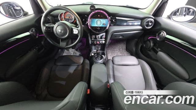 Mini Cooper 2022 — Photo 13/31