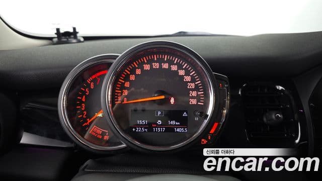 Mini Cooper 2022 — Photo 15/31