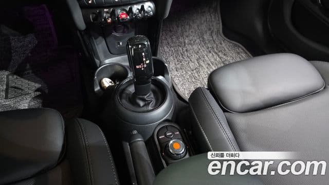 Mini Cooper 2022 — Photo 24/31