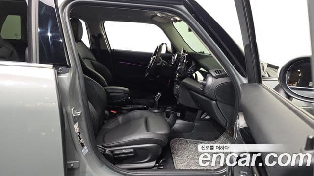 Mini Cooper 2022 — Photo 18/31
