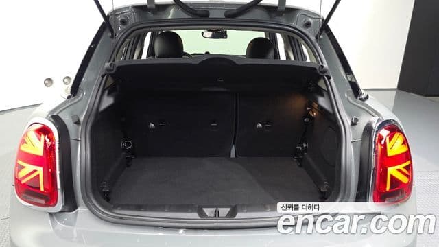 Mini Cooper 2022 — Photo 21/31