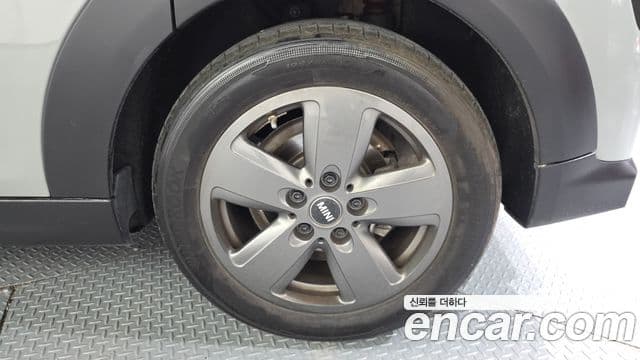 Mini Cooper 2022 — Photo 29/31