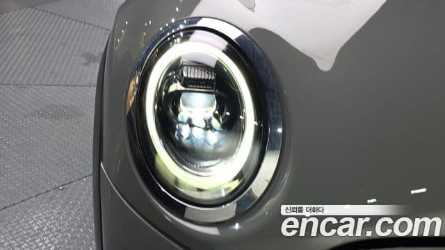Mini Cooper 2022 — Photo 31/31