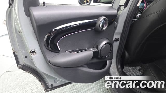 Mini Cooper 2022 — Photo 10/31
