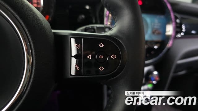 Mini Cooper 2022 — Photo 30/31