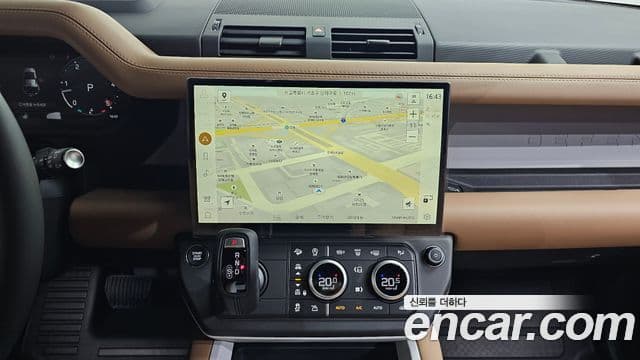 Land Rover Defender 2026 — ფოტო 14/20