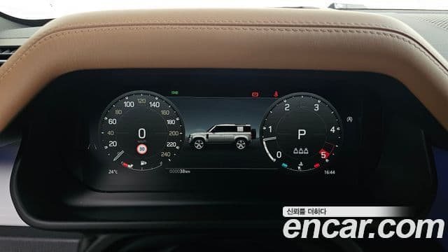 Land Rover Defender 2026 — ფოტო 16/20