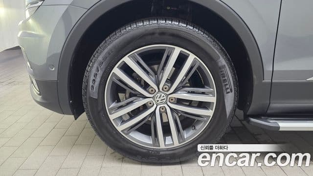 Volkswagen Tiguan Allspace 2020 — Фото 5/20