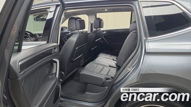 Volkswagen Tiguan Allspace 2020 — Фото 11/20