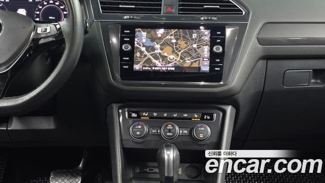 Volkswagen Tiguan Allspace 2020 — Фото 14/20