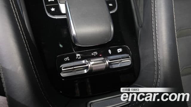 Mercedes-Benz GLE-Class 2022 — Photo 4/39