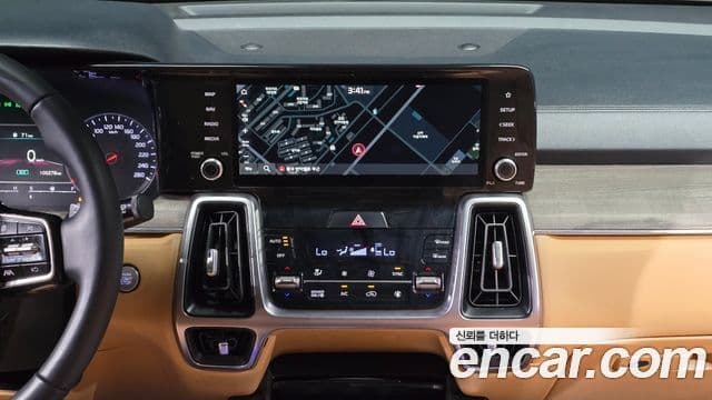 Kia Sorento 2022 — Фото 17/20