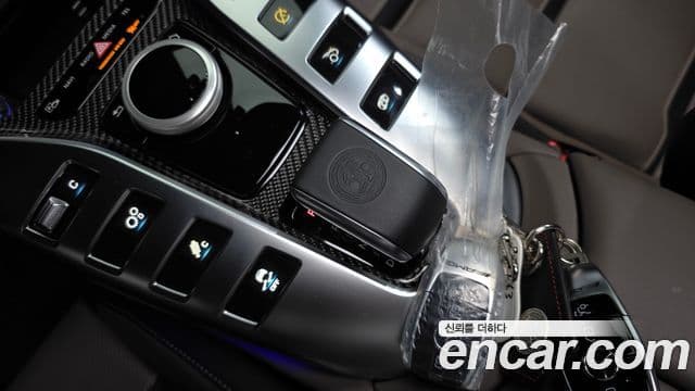 Mercedes-Benz AMG GT 2020 — Şəkil 9/20