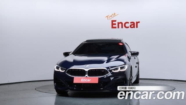 BMW 8 Series 2024 — Photo 18/35