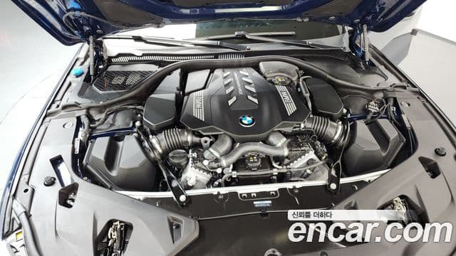 BMW 8 Series 2024 — Photo 30/35