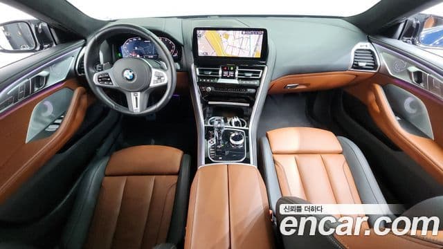 BMW 8 Series 2024 — Photo 32/35