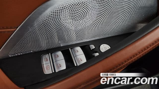 BMW 8 Series 2024 — Photo 25/35