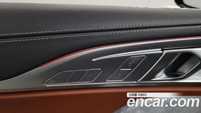 BMW 8 Series 2024 — Photo 14/35