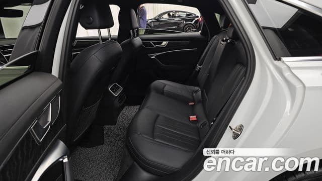 Audi A6 2022 — Photo 30/37