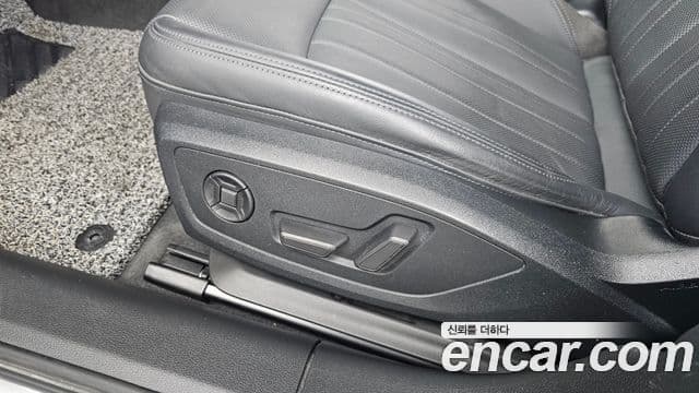 Audi A6 2022 — Photo 24/37