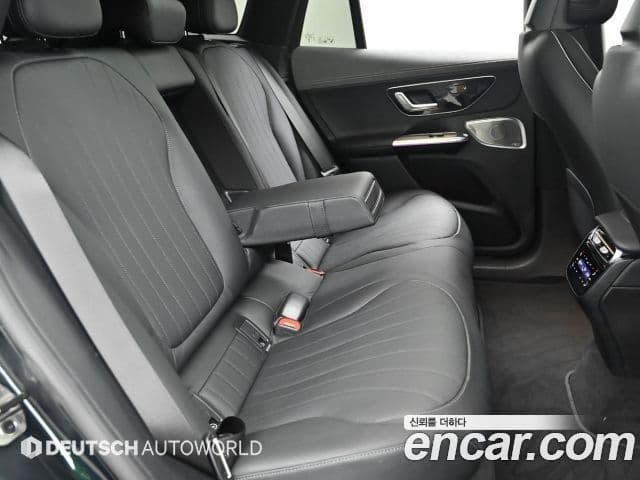 Mercedes-Benz EQE SUV 2023 — ფოტო 15/20