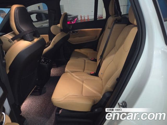 Volvo XC90 2025 — ფოტო 8/12