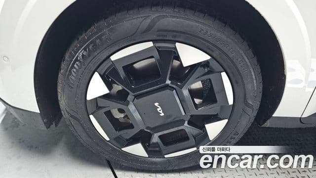 Kia Carnival 2024 — ფოტო 5/20