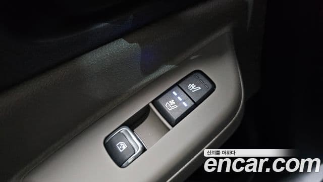 Kia Carnival 2024 — ფოტო 18/20