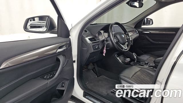 BMW X1 2021 — Şəkil 10/20