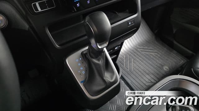 Hyundai Staria 2023 — Şəkil 9/20