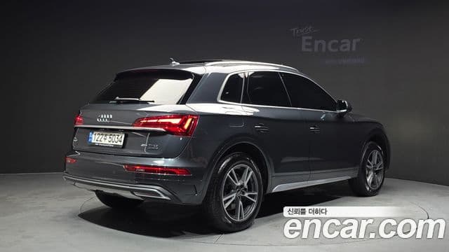Audi Q5 2022 — ფოტო 2/20
