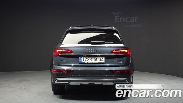 Audi Q5 2022 — ფოტო 4/20