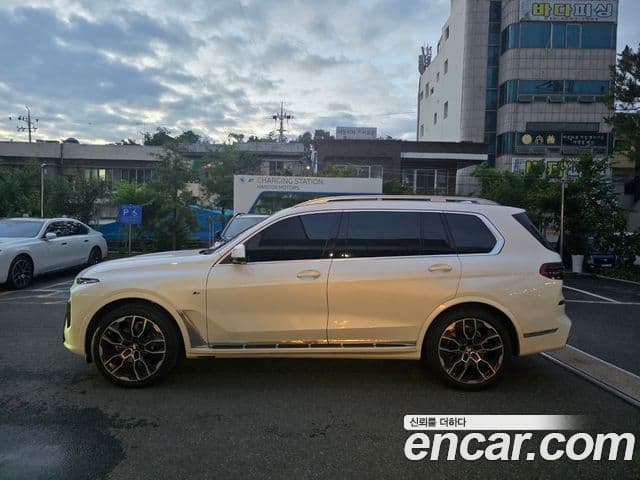 BMW X7 2024 — Photo 3/12