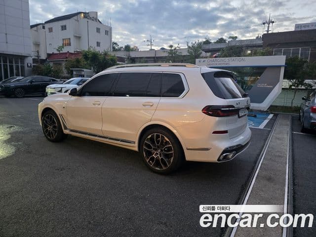 BMW X7 2024 — Photo 7/12