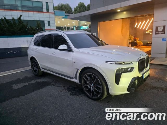 BMW X7 2024 — Photo 10/12