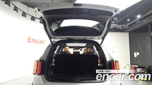 Kia Sorento 2022 — Şəkil 19/20